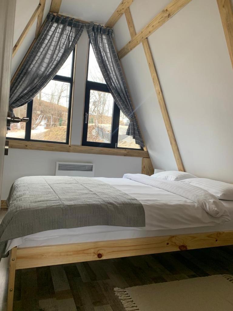Vila Casutele Din Poienita Comarnic Exteriér fotografie